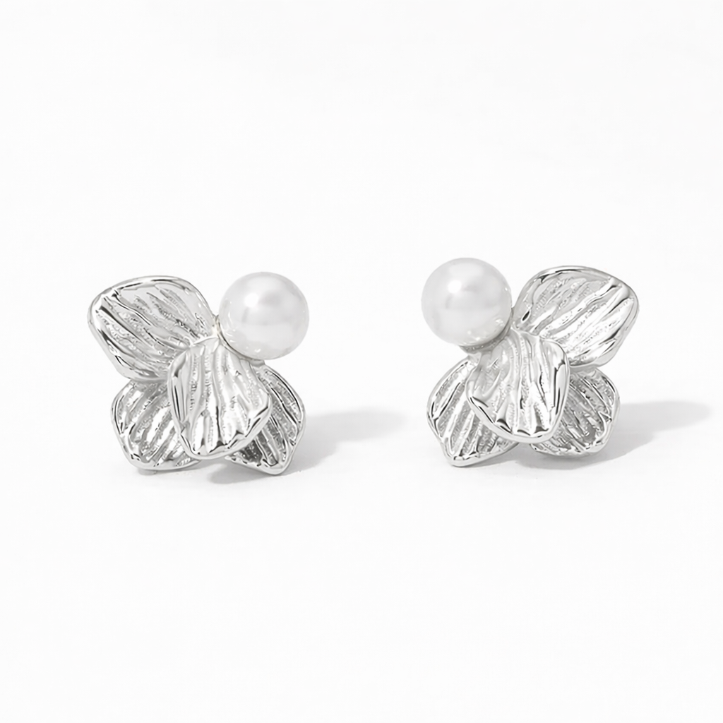 Lyséa Pearl Bloom Stud Earrings