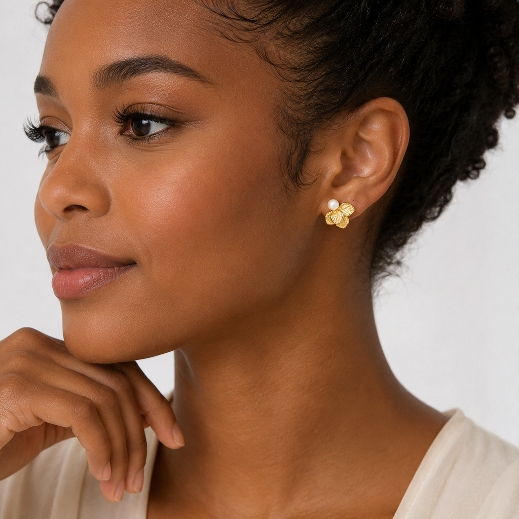 Lyséa Pearl Bloom Stud Earrings